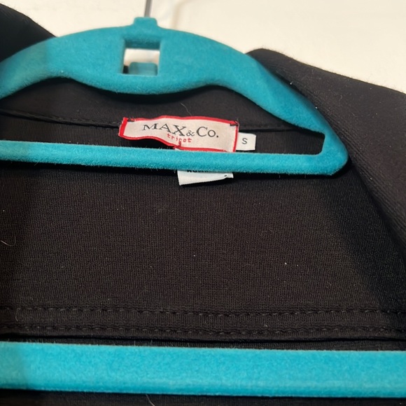 💁‍♀️💁‍♀️ Hot Size S Max&Co black stretchy short jacket 👍💁‍♀️EUC - Picture 3 of 12